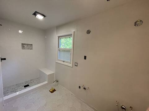Bathroom remodel photo 9