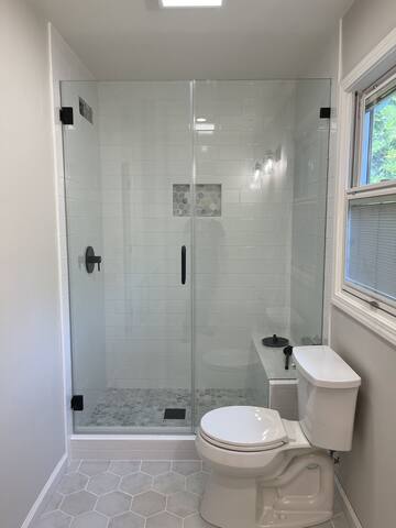 Bathroom remodel photo 12