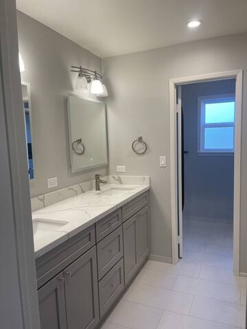 Bathroom remodel photo 13